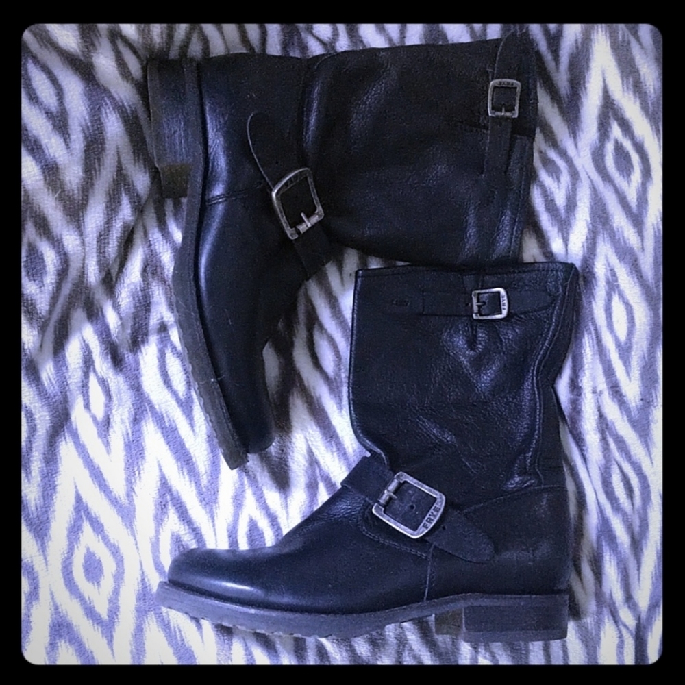 FRYE Veronica slouchy short motorcycle boots!